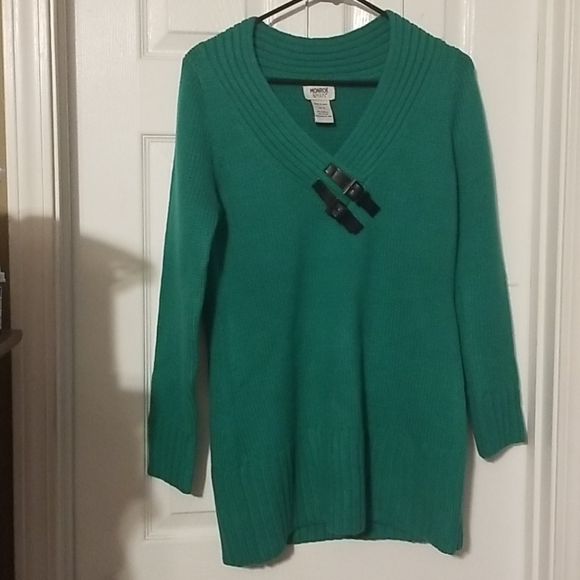 Monroe & Main Sweaters - Monroe and Main size Medium color green very cute